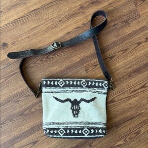 Idyllwind Crossbody Bag with Leather Strap - Brown & Cream